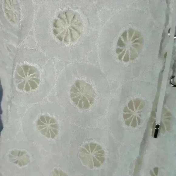 LUCY Paris Julie Top White Boho Eyelet Lace-up Bell Sleeve Shirt sz M - Picture 4 of 11